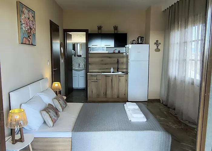 The Peaceful * Paralia Dionysiou