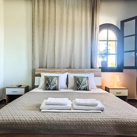 The Peaceful * Paralia Dionysiou